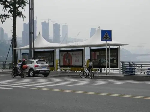 公交站雨棚建設中施工工藝處理